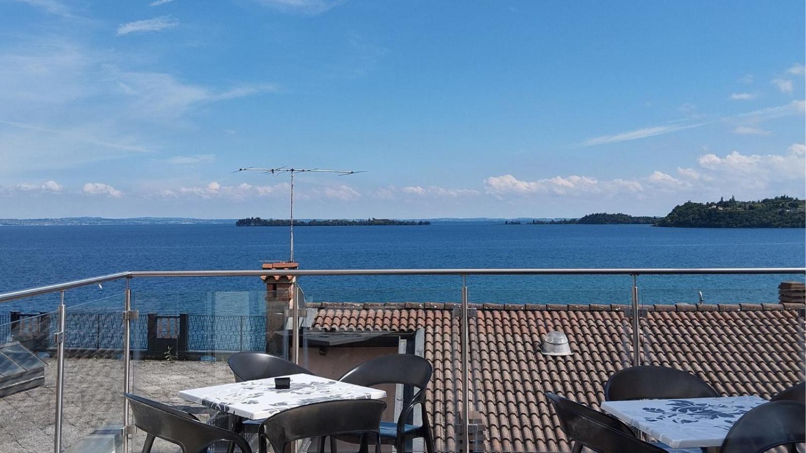 Happy Hotel Atelier Gardone Riviera Centro & Beach Exterior foto